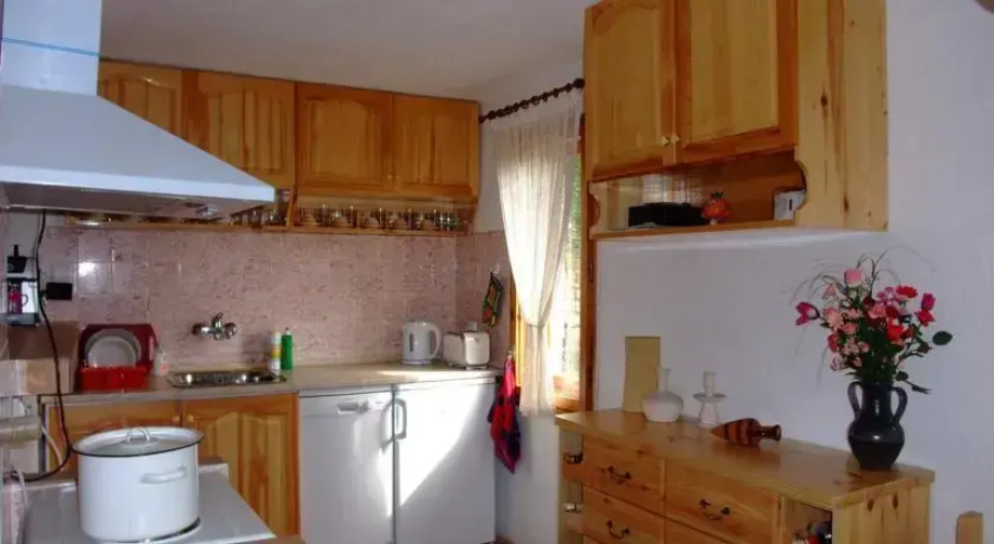 The 1st Guest House in Kyustendil - Guest Villa - Casa Rosa - Suitable for Families, Friends, Relax, Sport Enthusiasts and Travel Addicts