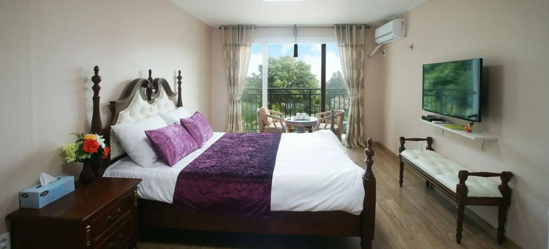 Stone And Wind Resort