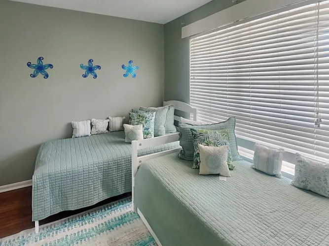 Sea Turtle by Ryson Vacation Rentals