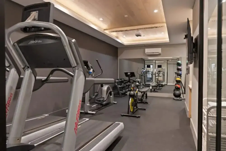 Sosuite One Bed Apt w Rooftop, Gym, Laundry