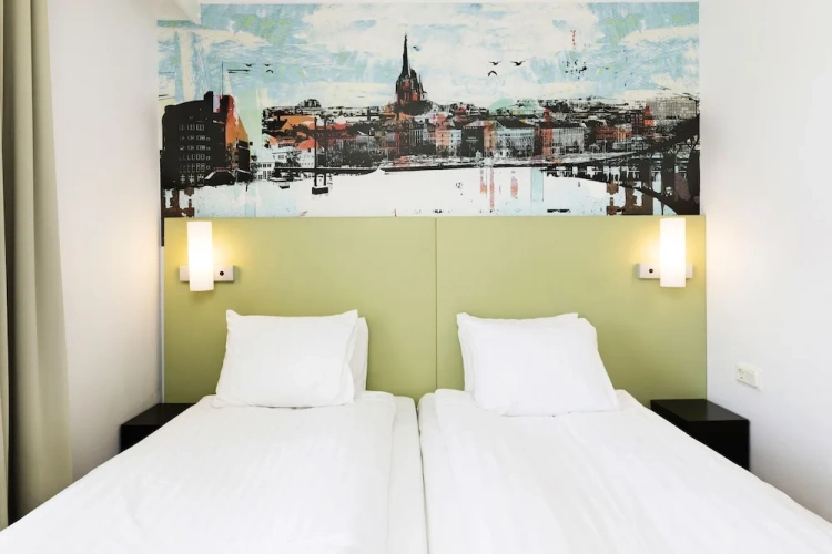 Standard Twin room with sea view