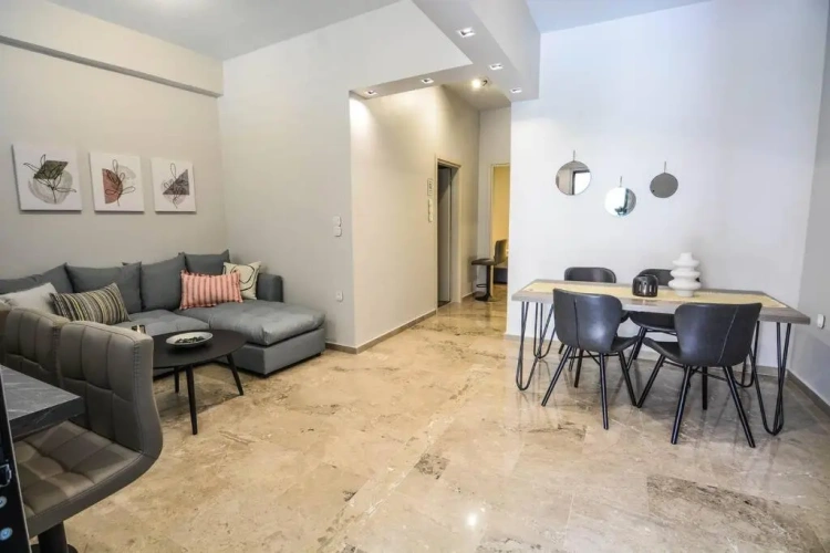 2 Bedrooms Apartment