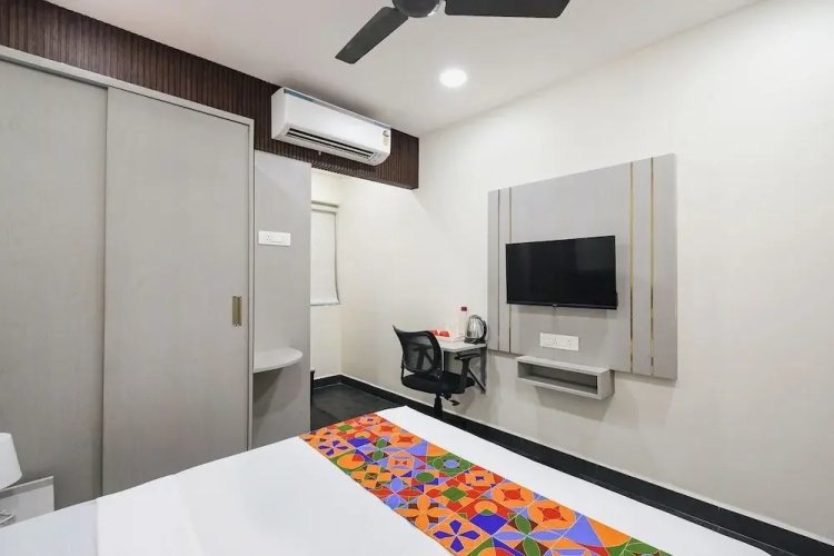 Fabhotel Yendluri'S Abode