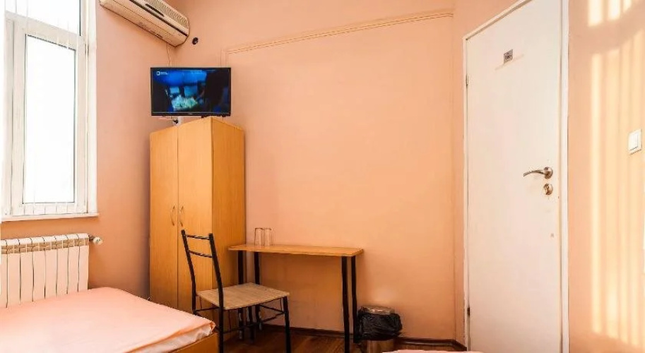 Ivani Hostel and B&B