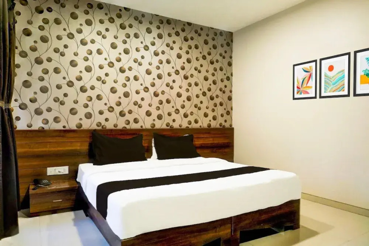 Elite Stays at Viman Nagar Kharadi