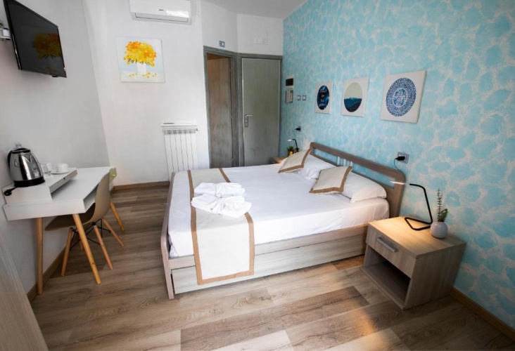 Deluxe Double room with city view