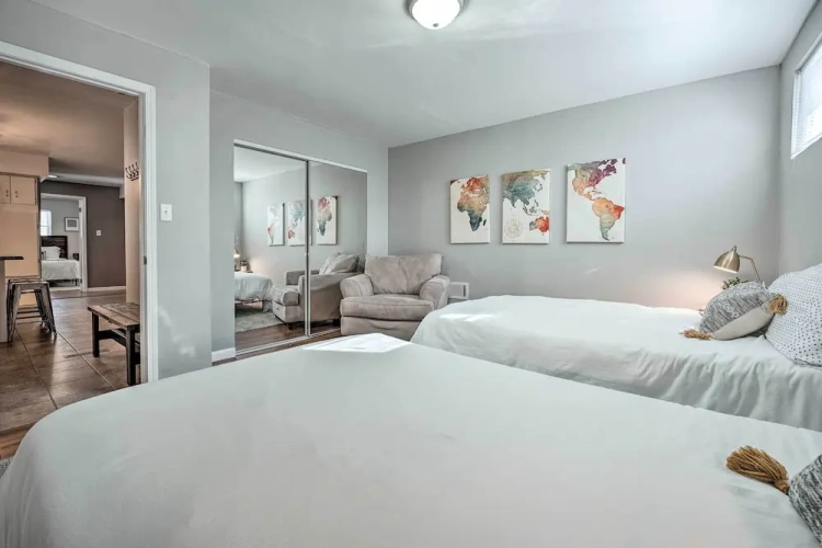 5 Bedrooms Cottage
