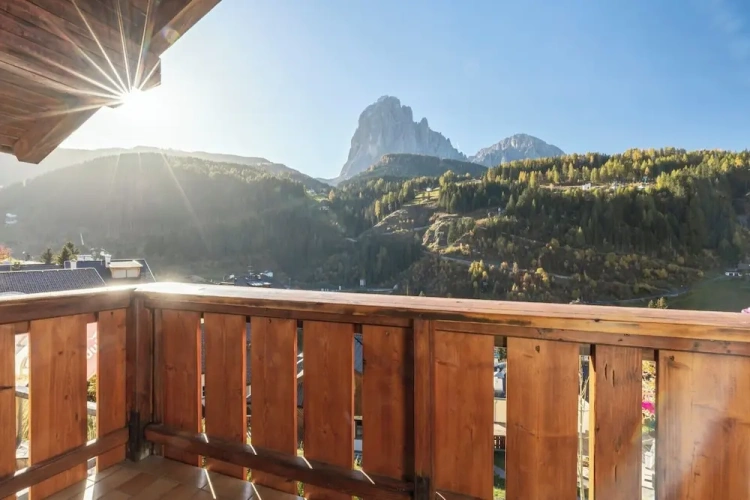 Classic Double room with balcony and with mountain view