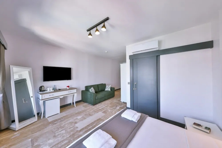 Pitoresk Otel