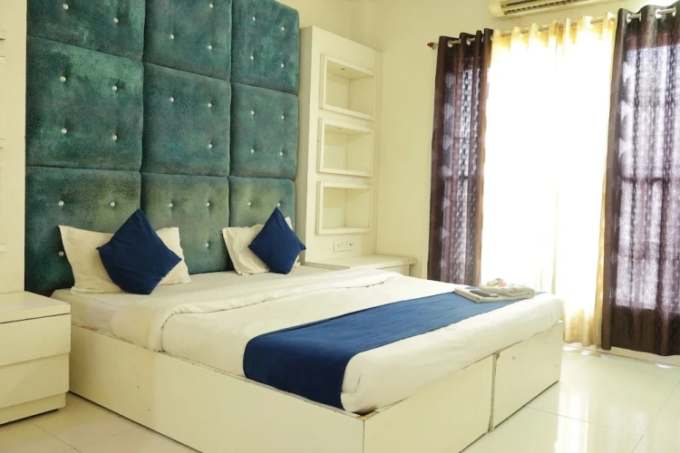 Deluxe Suite