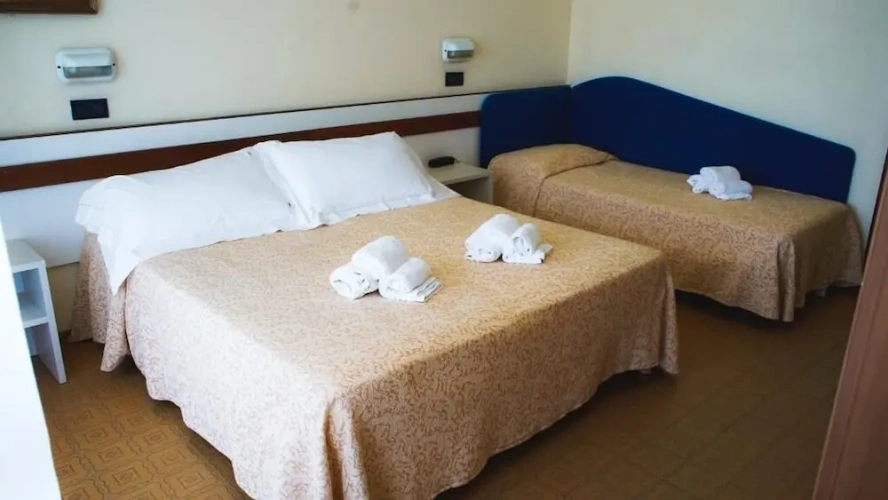 Standard Triple room with balcony and with sea view