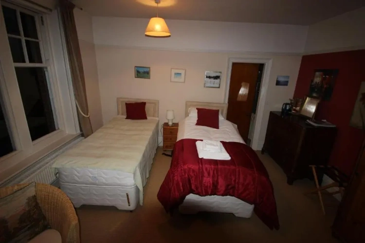 2 Bedrooms Cottage