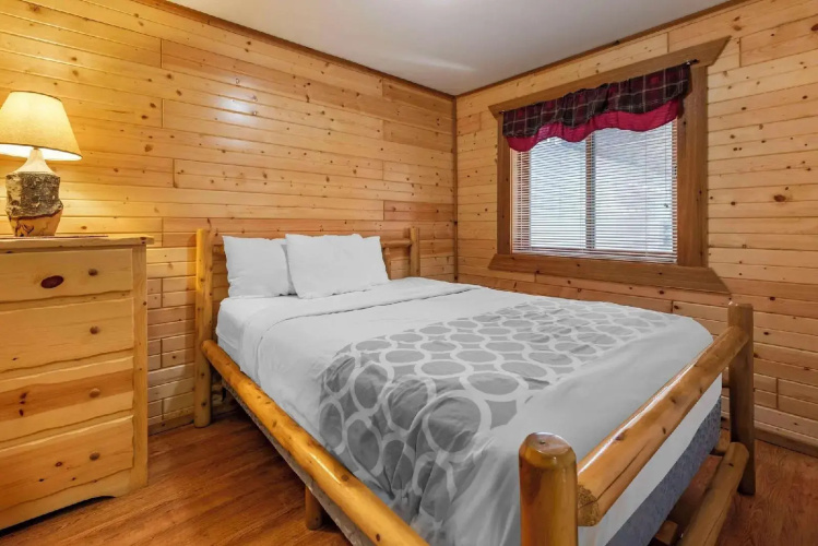 Three Bears Waterpark Resort Near Tomah, Ascend Collection Hotel