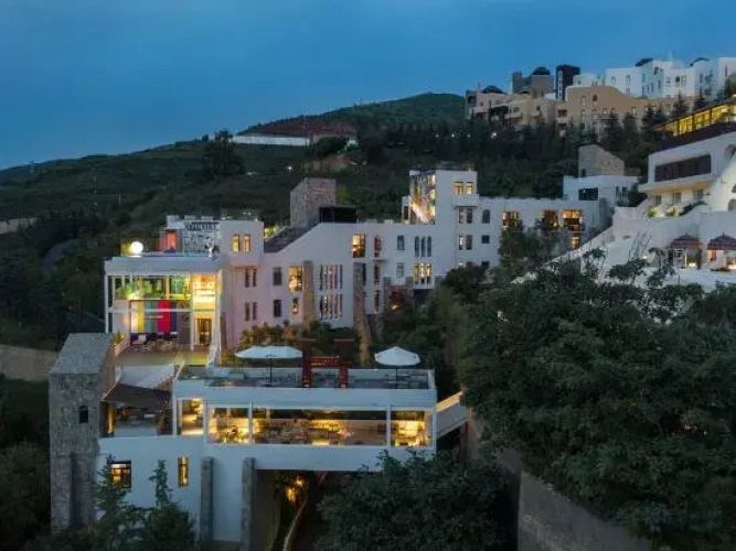 HIHAT Pioneer Art Hotel