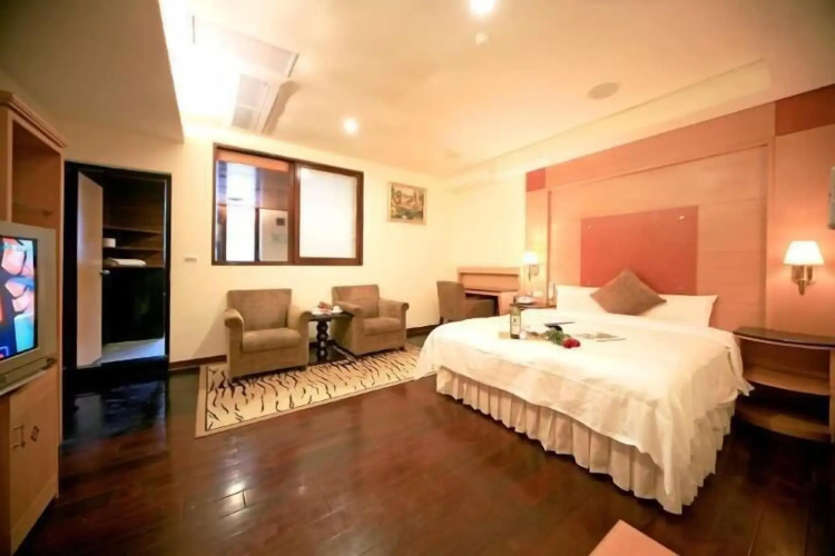 Ming Lu Holiday Hotel