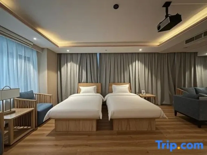 Deluxe Family Suite