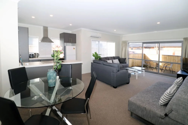 3 Brm Apartment on Jones Crescent