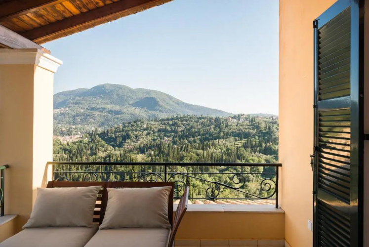 Hilltop Holiday Residence