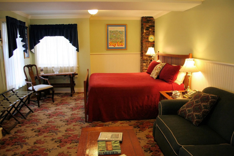 Kearsarge Inn