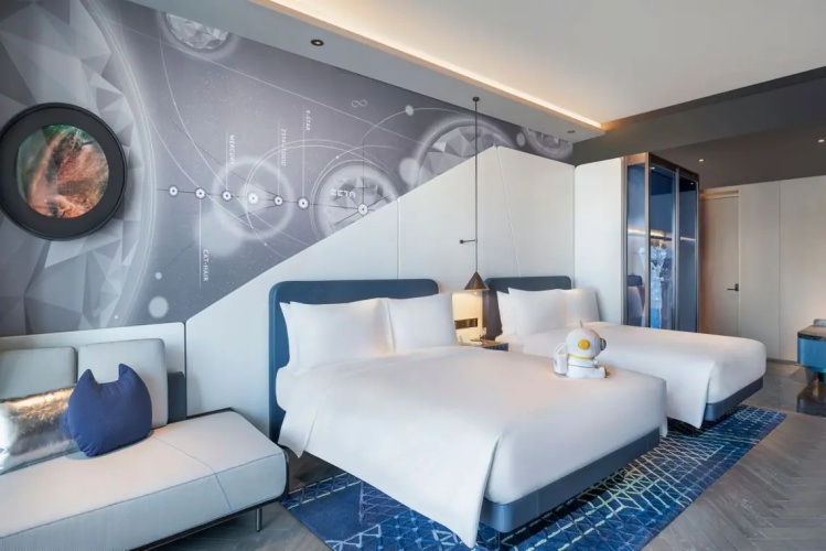 Standard Twin room with city view