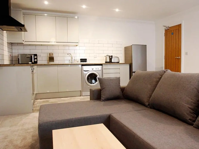 2 Bedrooms Apartment