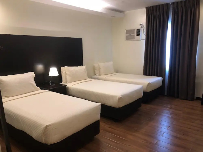 Piña Suites