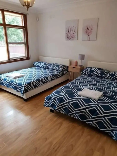 Campbelltown Holiday Home 3 Bed & Parking