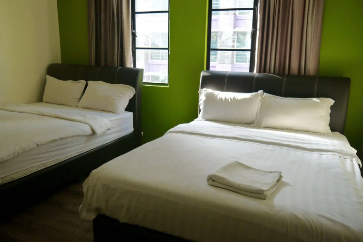 33 Star Hotel by The Sqwhere