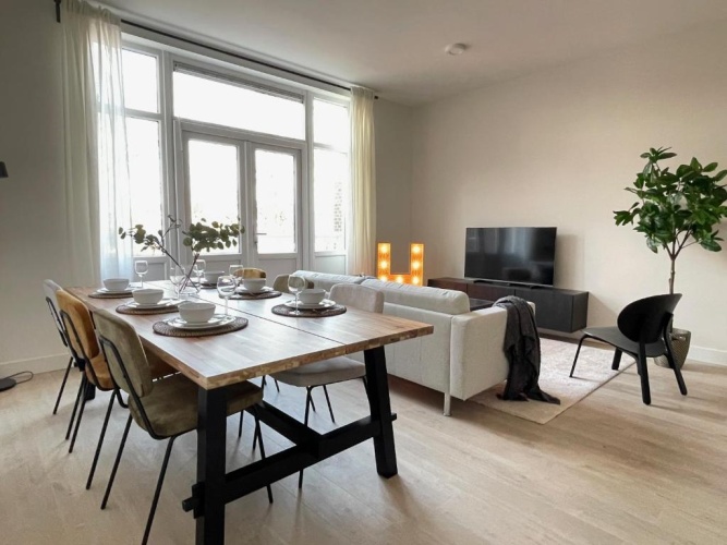 3 Bedrooms Apartment