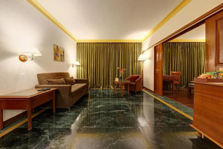 The Central Park Hotel