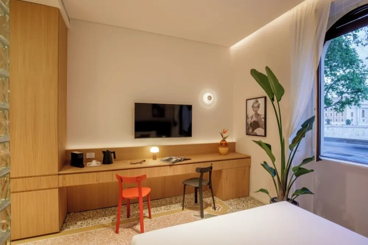 Deluxe Double room with city view