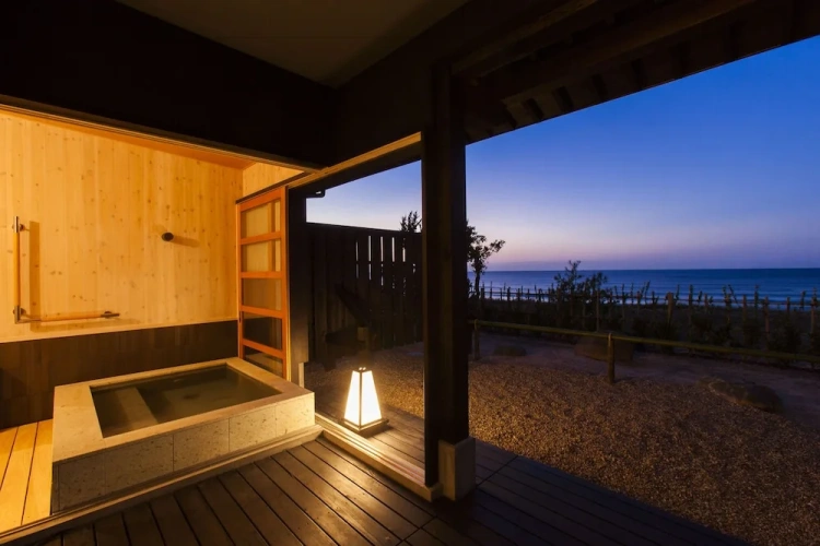 Deluxe Suite with balcony