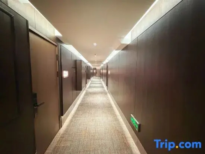 Youran Smart E-sports Apartment (Harbin West Station Xicheng Red Square)