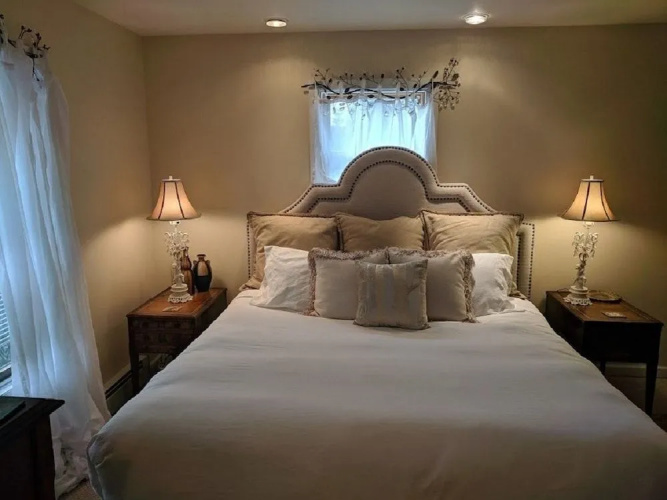 Meadowood Inn