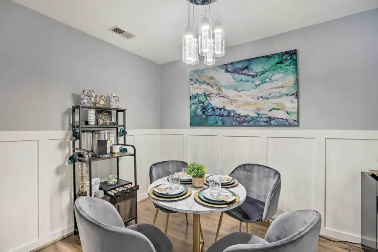 Chic Meadowbrook Condo ~ 12 Mi to Birmingham!