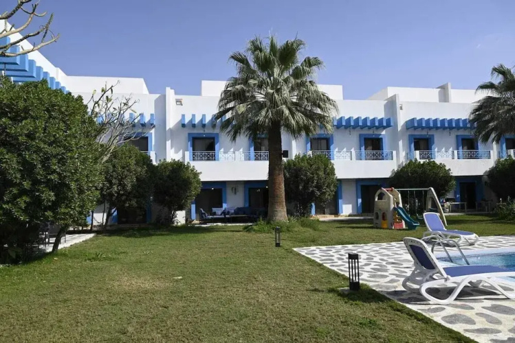 Golden Square Resort