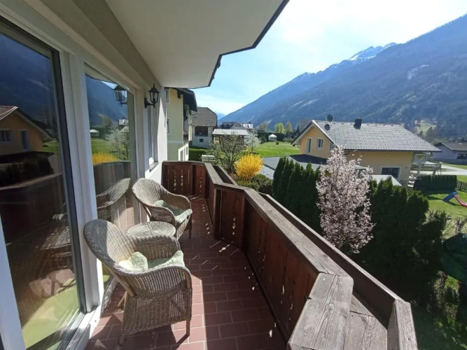 3 Bedrooms Apartment
