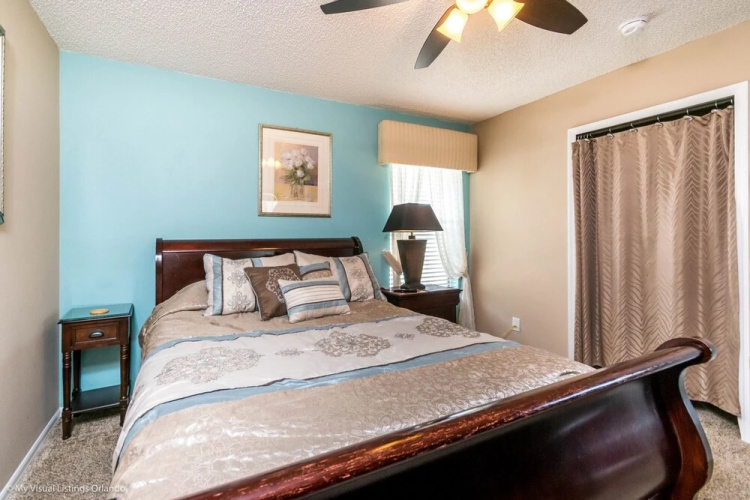2697 La Isla Court