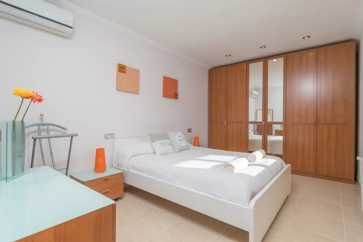 Es Closet