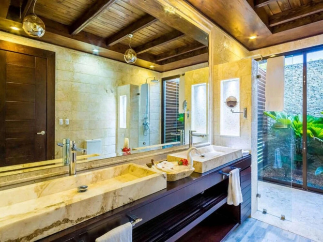 Sunny Vacation Villa 62