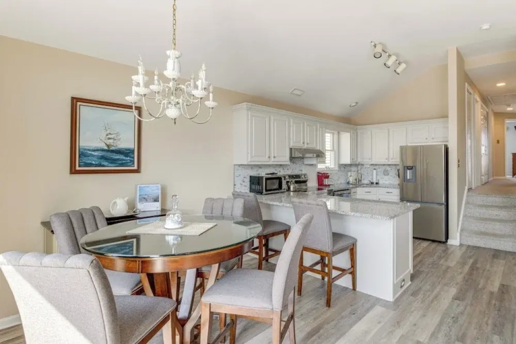 3 Bedrooms Apartment