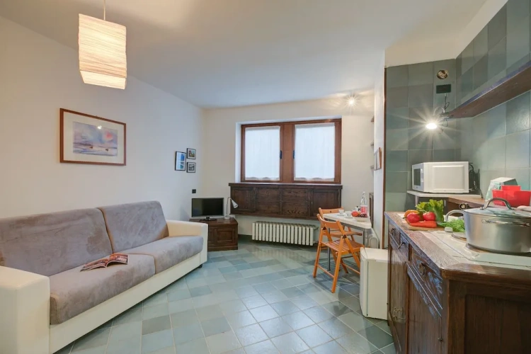 Family Studio with mountain view