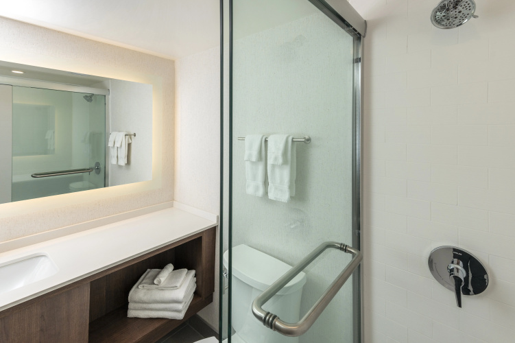 Holiday Inn Kingston-Waterfront photo 10
