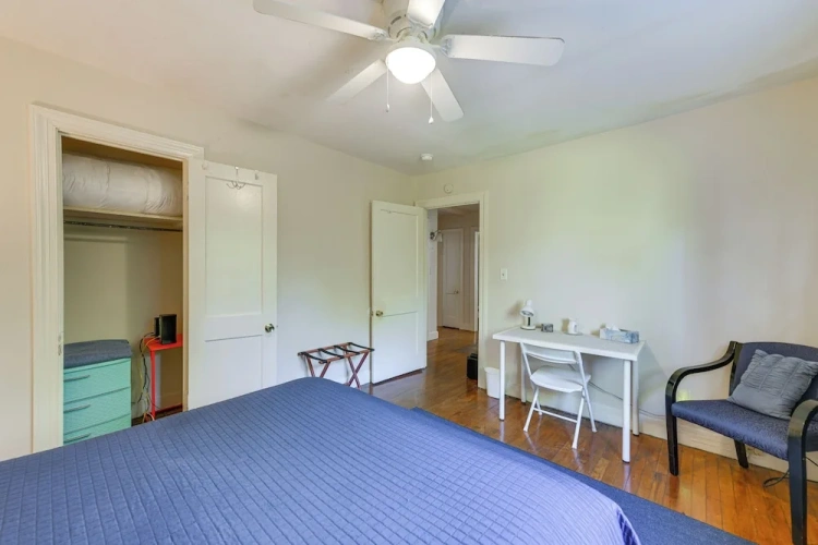 4 Bedrooms Cottage