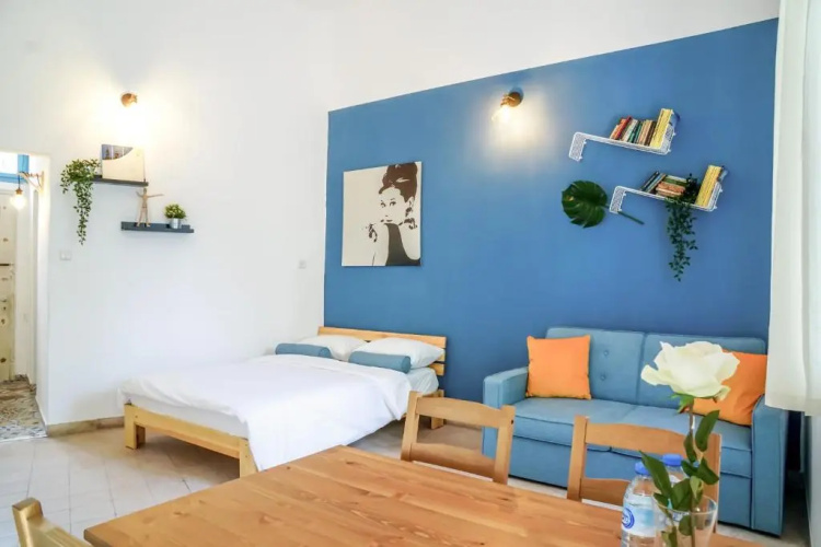 Meir 8 Hotel