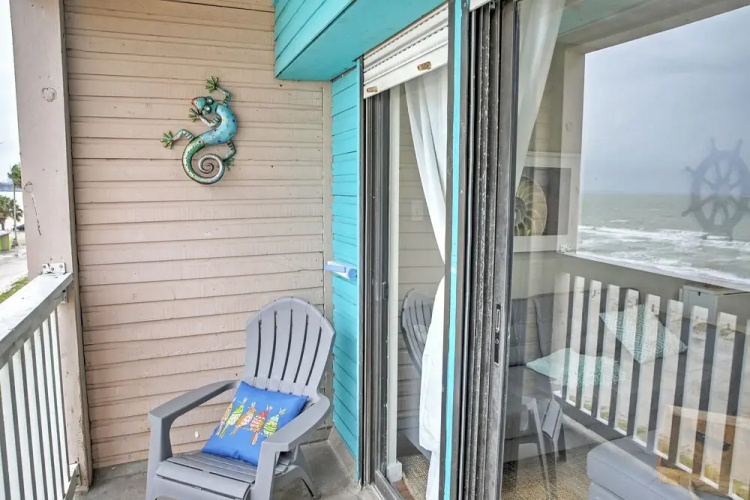 Beachfront Corpus Christi Condo w/ Deck & Views!