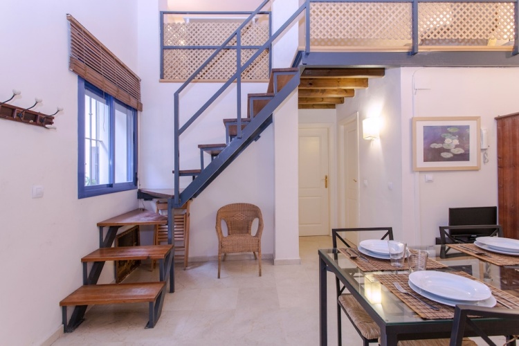Sevilla Alquila Amplios Duplex en Triana