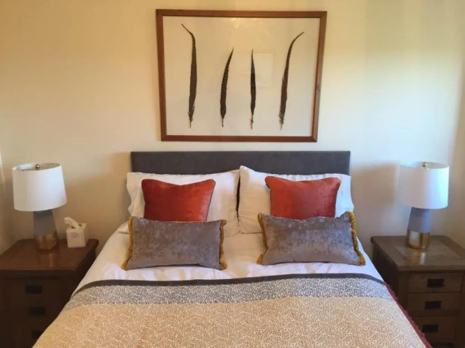 5 Bedrooms Cottage