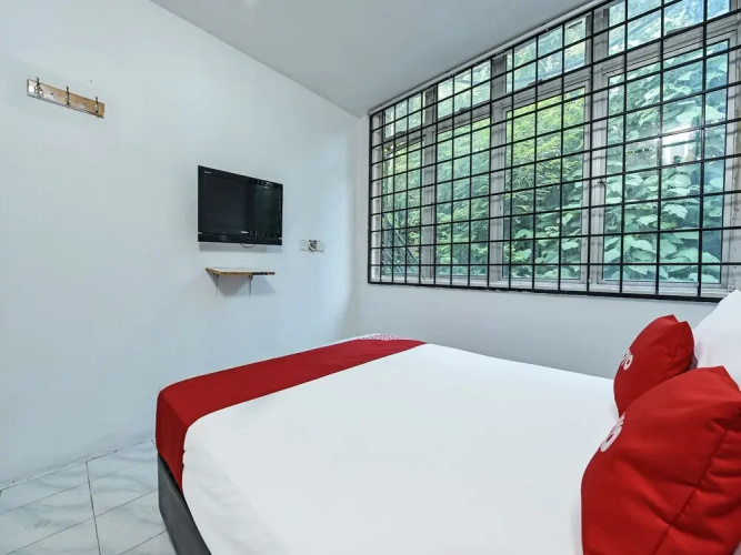 OYO 90892 L&E Hotel