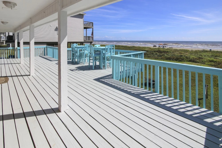 Beachfront Bliss 5 Br Home by RedAwning